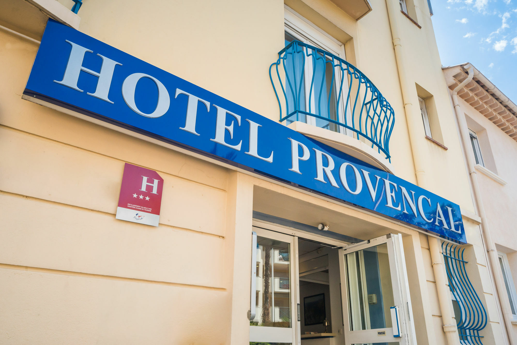 Hotel Provencal Saint-Raphael  Exterior photo
